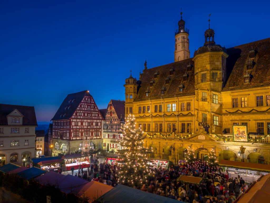 Reiterlesmarkt, Christmas Market in Rothenburg ob der Tauber, Franconia, Bavaria, Germany, Europe.